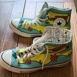 Converse mens 7  women’s 9limited edition High-Top Sneakers - Scooby-Doo chucks
